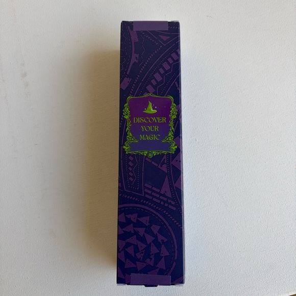 IT Brushes for ULTA Wicked Elphaba Purple & Green Powder Brush NIB - Picture 8 of 13